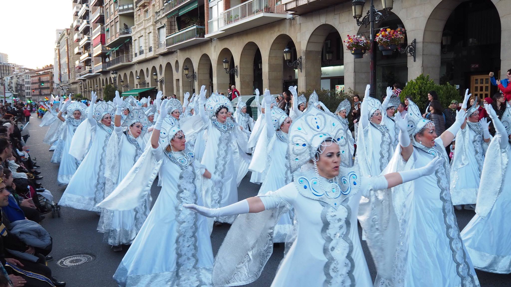 Lee más sobre el artículo Salesianos en el desfile de Carnaval de Logroño